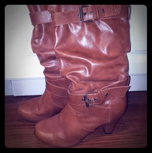 Low Heeled Slouch Boots 9.5 Vintage Brown color